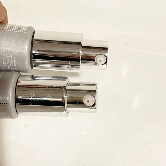 Becca Skin Love Blur Foundation Weightless 1.23FL Shade Chestnut Lot of 2 Makeup - Picture 3 of 3